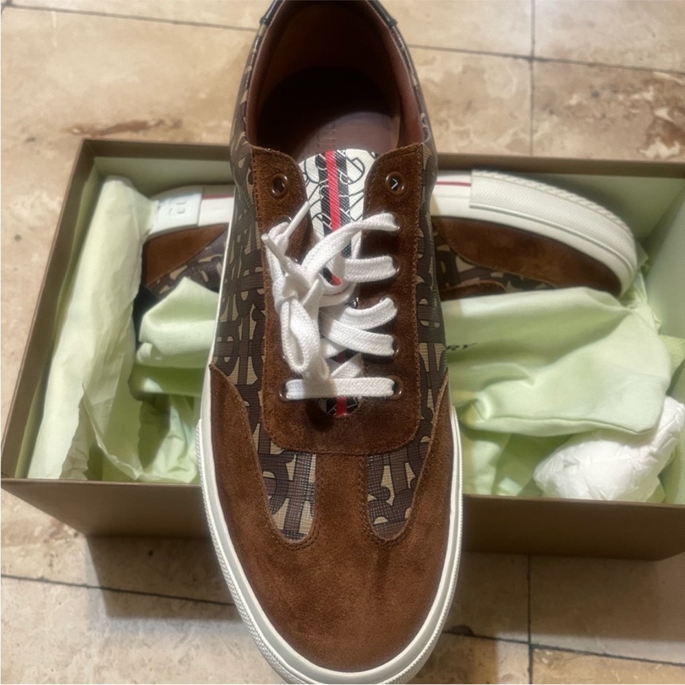 Burberry Brown Logo-Pattern Men’s Sneakers with White Laces